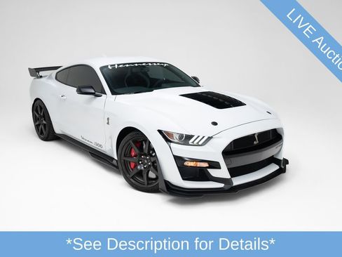 Used 2022 Ford Mustang Shelby GT500 w/ Carbon Fiber Track Pack image 1