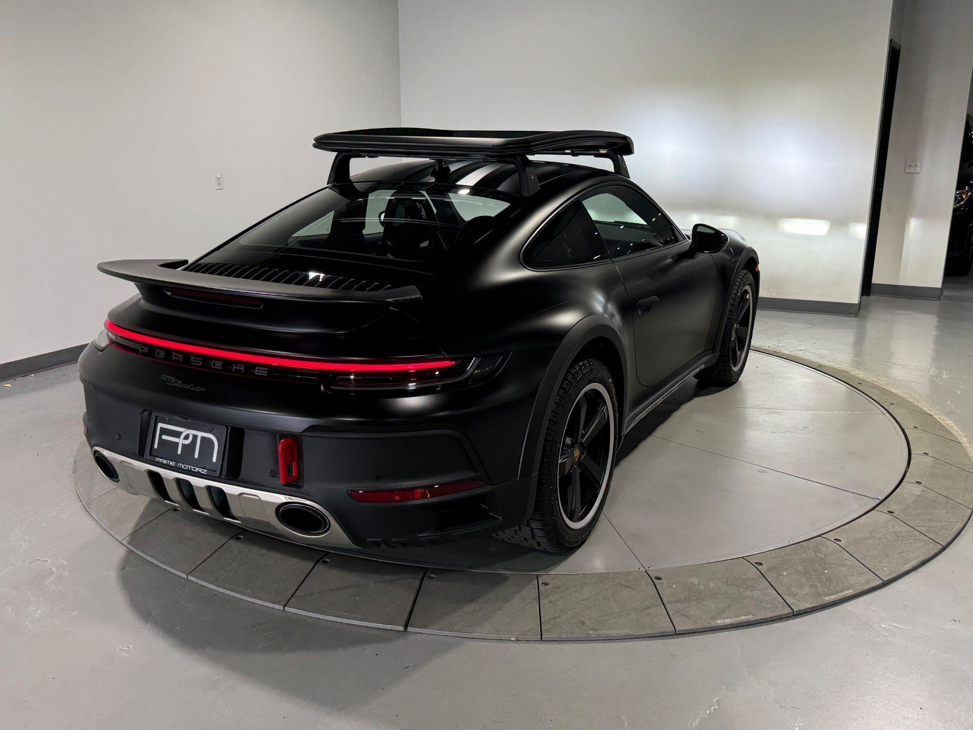 Used 2024 Porsche 911 Dakar AWD/4WD image 16