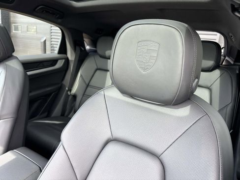 New 2026 Porsche Cayenne Coupe AWD/4WD image 21
