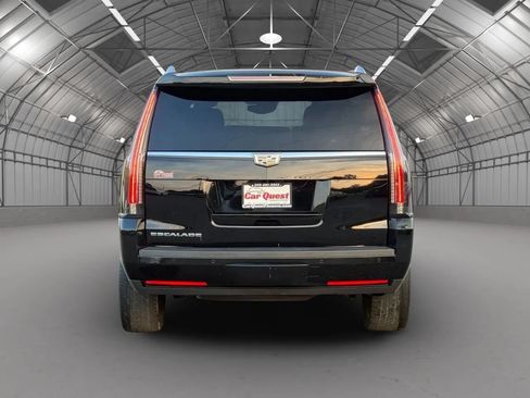 Used 2016 Cadillac Escalade Luxury AWD/4WD image 6