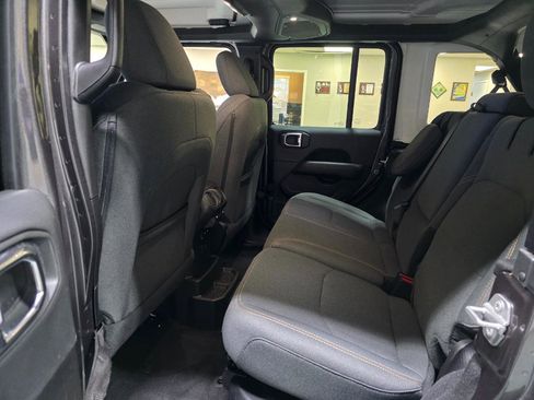 Used 2025 Jeep Wrangler Sahara w/ Safety Group image 19