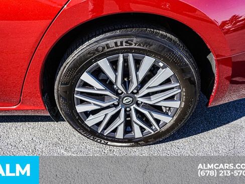 Used 2025 Nissan Altima 2.5 SV FWD image 17