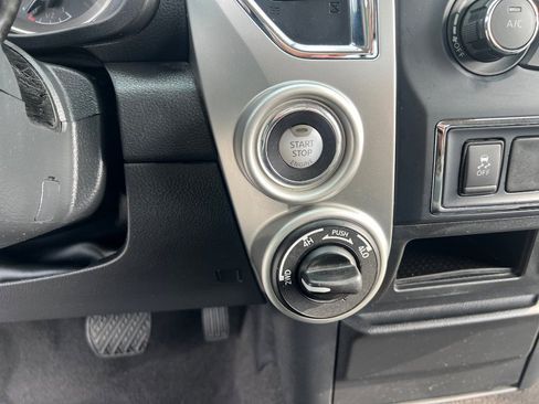 Used 2017 Nissan Titan SV image 22