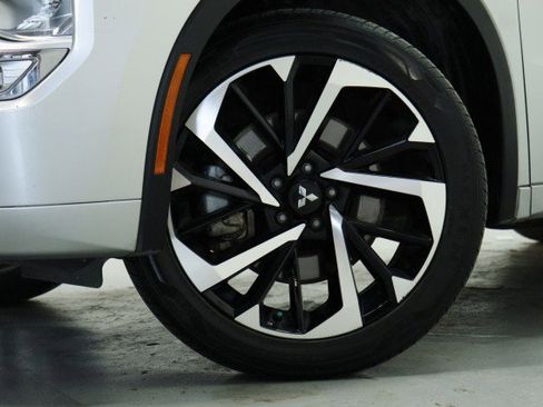 Used 2022 Mitsubishi Outlander SEL FWD image 3