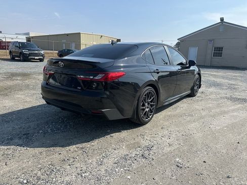 Used 2025 Toyota Camry SE image 5
