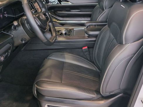 Used 2024 Jeep Grand Wagoneer Series II w/ Quick Order Packagew 28T image 15