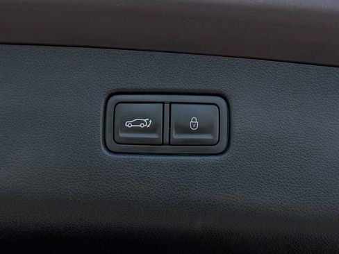 Used 2022 Genesis GV70 3.5T Sport w/ Sport Prestige Package AWD/4WD image 13