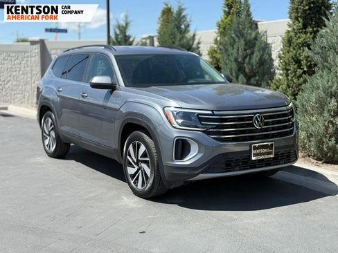 Used 2025 Volkswagen Atlas SE AWD/4WD image 13