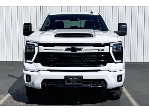 Used 2024 Chevrolet Silverado 2500 LT w/ Z71 Sport Edition image 3