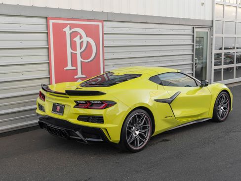 Used 2023 Chevrolet Corvette Z06 w/ Stealth Interior Trim Package image 49