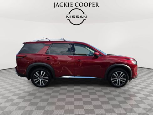 Used 2025 Nissan Pathfinder Platinum w/ Cargo Package FWD image 4