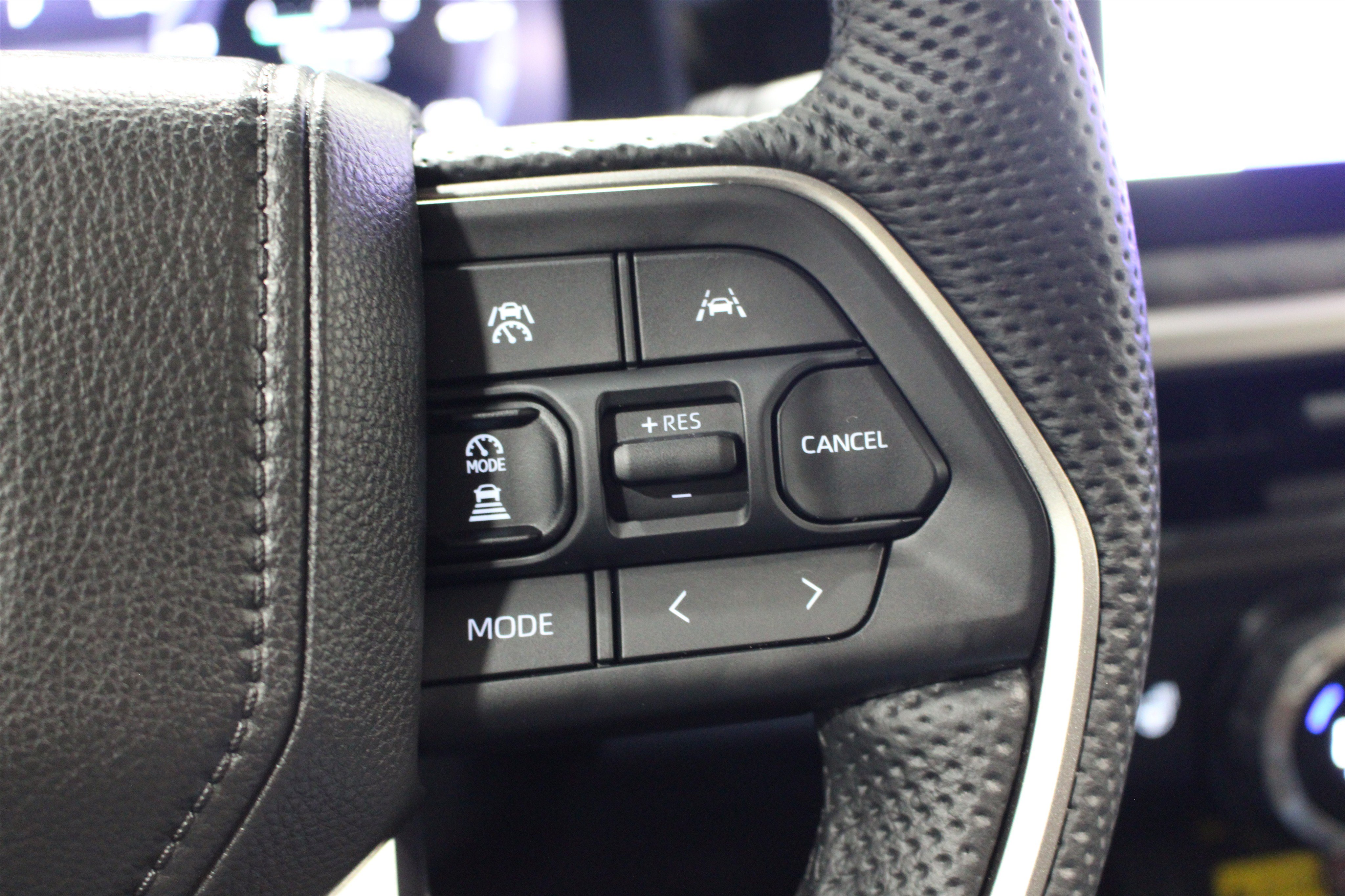 Used 2025 Toyota Tacoma Limited AWD/4WD image 12