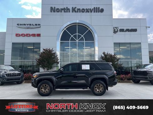 Used 2025 Toyota 4Runner Trailhunter AWD/4WD image 2