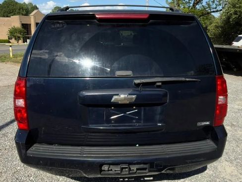 Used 2009 Chevrolet Suburban LT image 11