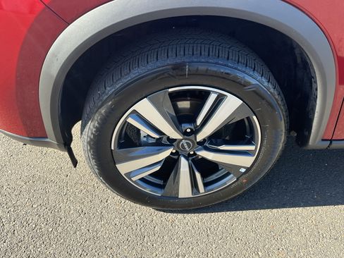 Used 2026 Nissan Rogue SL AWD/4WD image 9