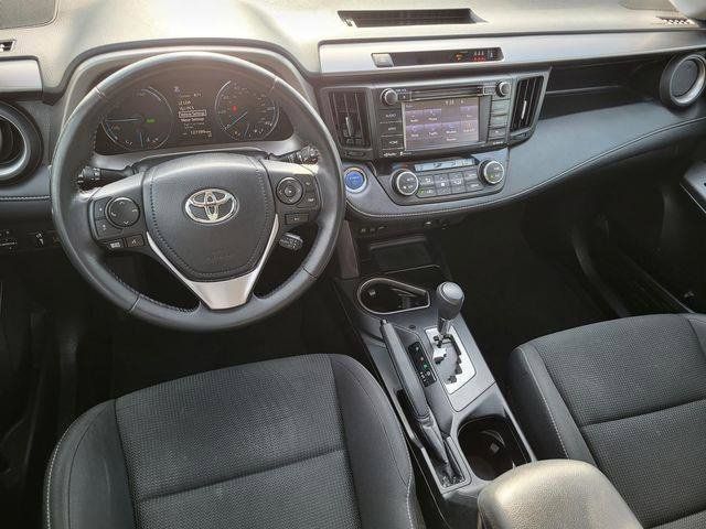 Used 2018 Toyota RAV4 XLE AWD/4WD image 16