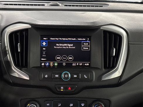 Used 2024 GMC Terrain SLE image 16