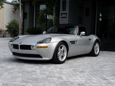 Used 2002 BMW Z8 RWD image 9