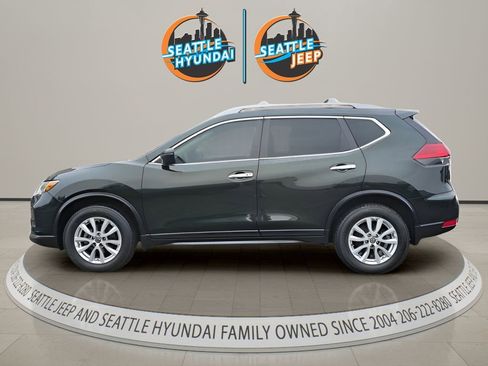 Used 2019 Nissan Rogue SV AWD/4WD image 2