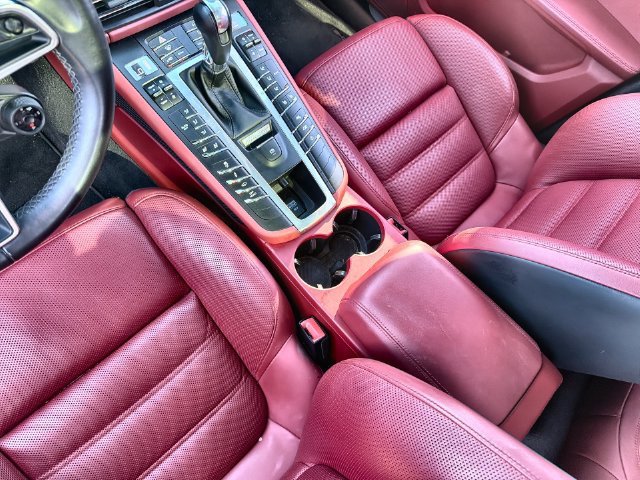 Used 2020 Porsche Macan Turbo AWD/4WD image 21