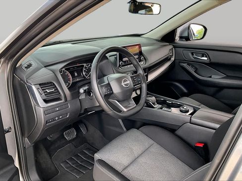 Used 2025 Nissan Rogue SV AWD/4WD image 18