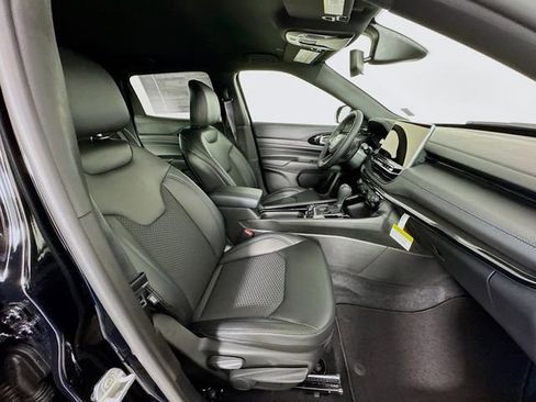 New 2026 Jeep Compass Latitude AWD/4WD image 25