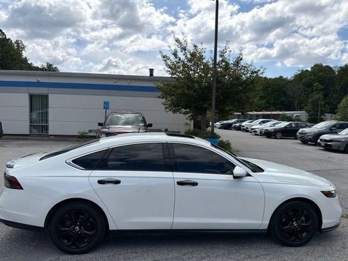 Used 2024 Honda Accord EX image 12