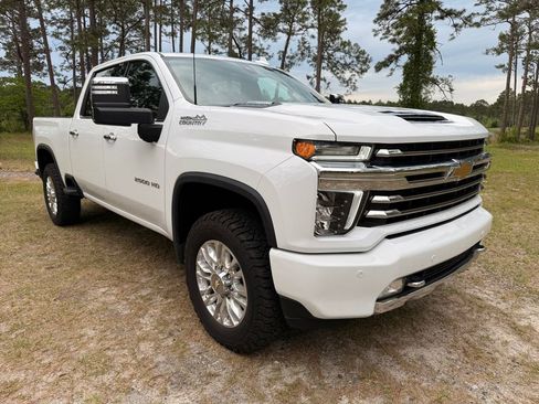 Used 2022 Chevrolet Silverado 2500 High Country w/ Safety Package II AWD/4WD image 7