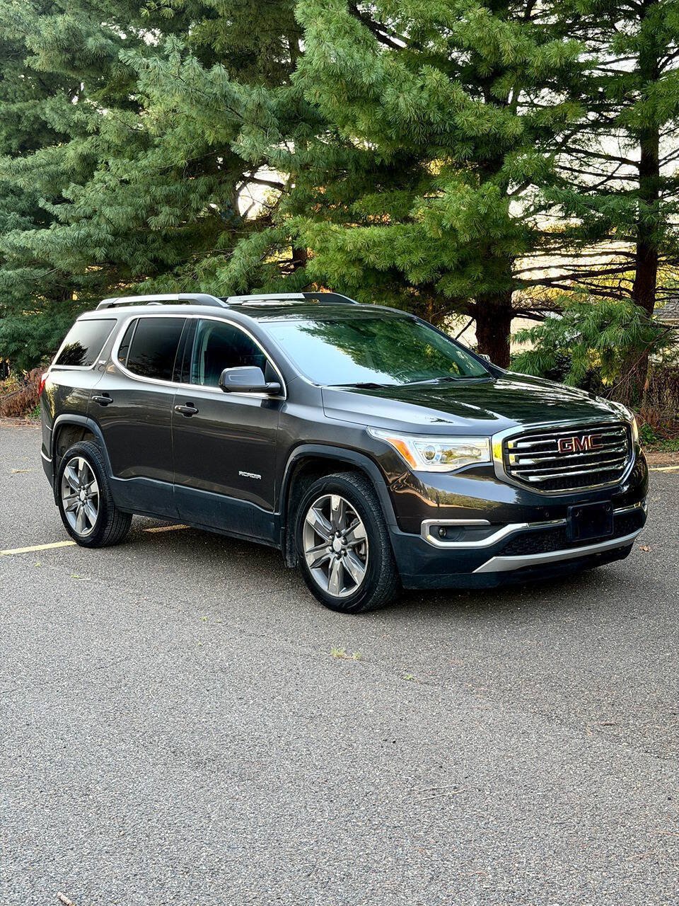 Used 2017 GMC Acadia SLT w/ LPO, Floor Liner Package AWD/4WD image 10