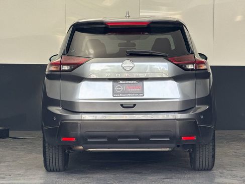 Used 2025 Nissan Rogue SV FWD image 4
