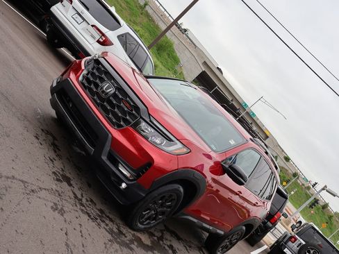 Certified 2022 Honda Passport TrailSport image 3