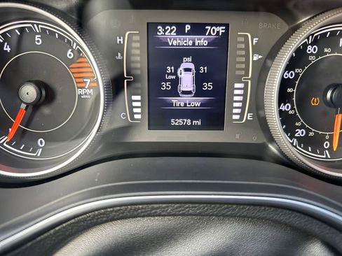 Used 2019 Jeep Cherokee Latitude Plus image 15