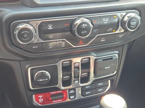 Used 2022 Jeep Gladiator Rubicon w/ LED Lighting Group AWD/4WD image 23