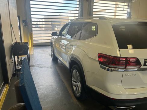 Used 2021 Volkswagen Atlas SEL AWD/4WD image 9