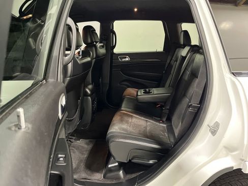 Used 2019 Jeep Grand Cherokee Altitude image 31