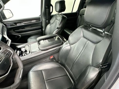 Used 2024 Jeep Wagoneer 4WD w/ Premium Group I image 14