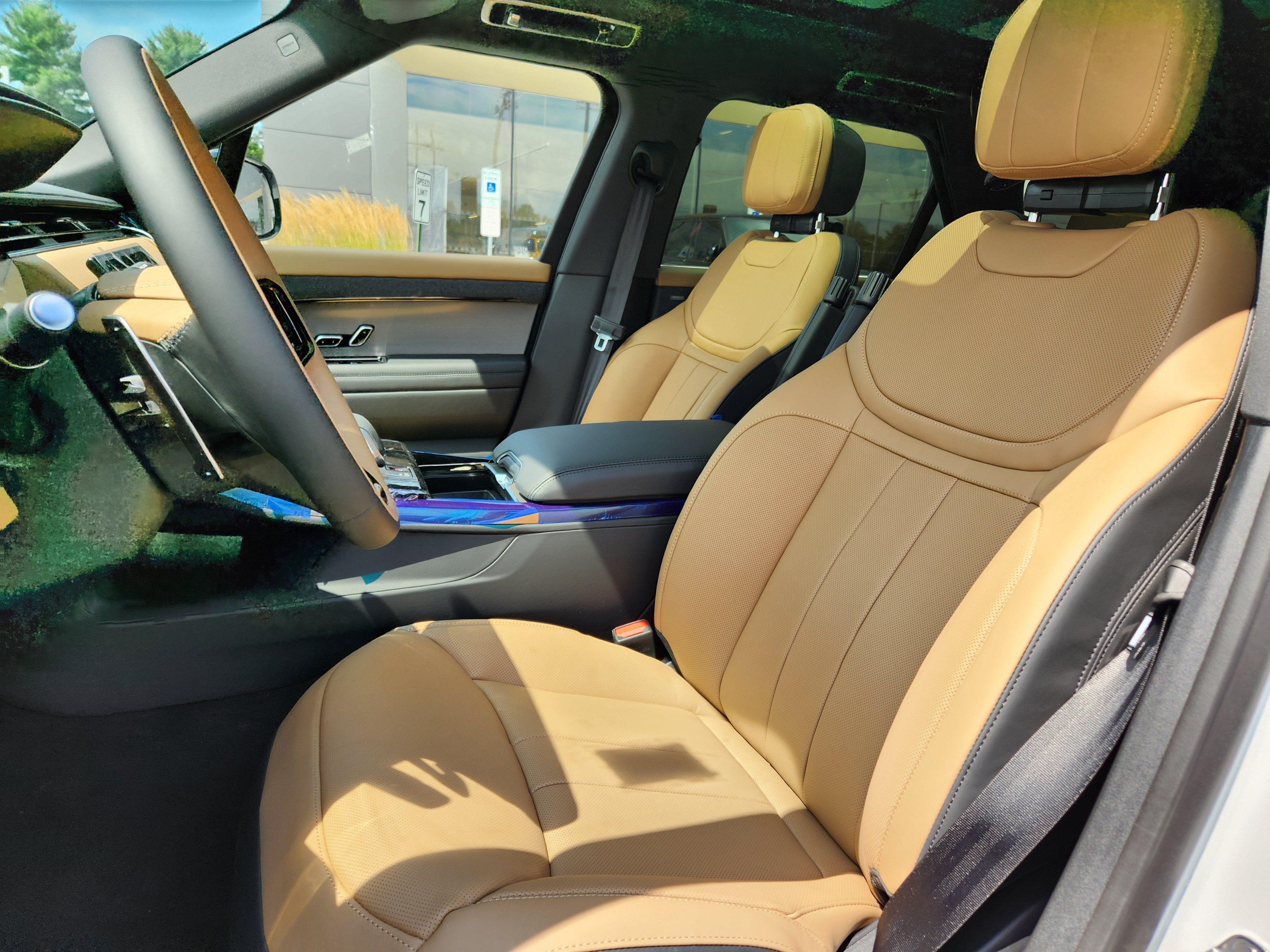 New 2026 Land Rover Range Rover Sport Dynamic SE AWD/4WD image 8