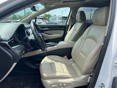 Used 2018 Buick Enclave Premium w/ Experience Buick Package FWD image 8