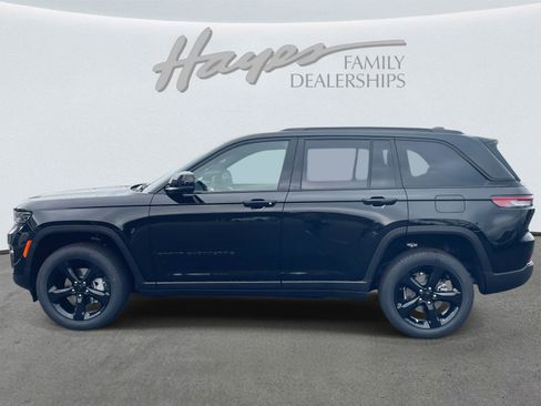 New 2025 Jeep Grand Cherokee Limited w/ Black Appearance Package RWD image 14