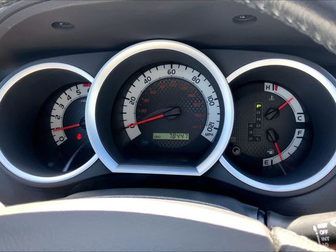 Used 2015 Toyota Tacoma PreRunner RWD image 17
