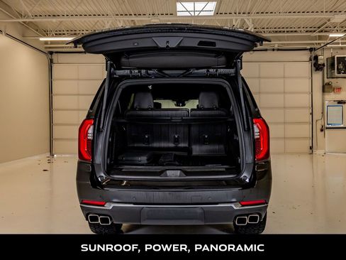 Used 2025 GMC Yukon XL Denali Ultimate AWD/4WD image 9