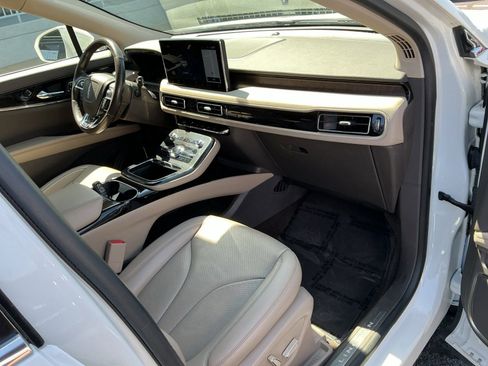 Certified 2022 Lincoln Nautilus Reserve AWD/4WD image 16