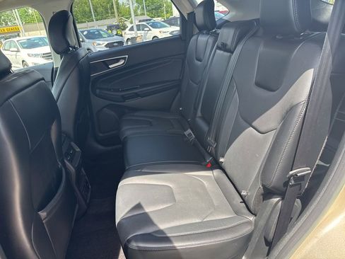 Used 2018 Ford Edge Titanium w/ Equipment Group 301A AWD/4WD image 12