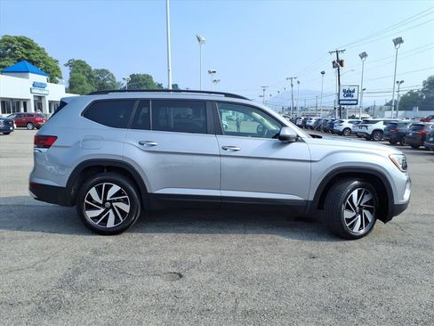 Used 2025 Volkswagen Atlas SE FWD image 3