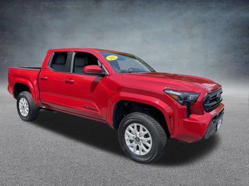 Used 2025 Toyota Tacoma SR5 AWD/4WD image 4