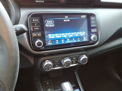 Used 2024 Nissan Kicks SV image 21