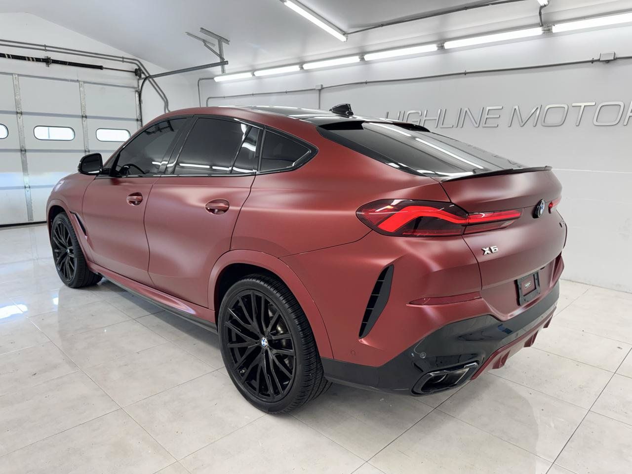 Used 2022 BMW X6 M50i w/ Executive Package AWD/4WD image 9