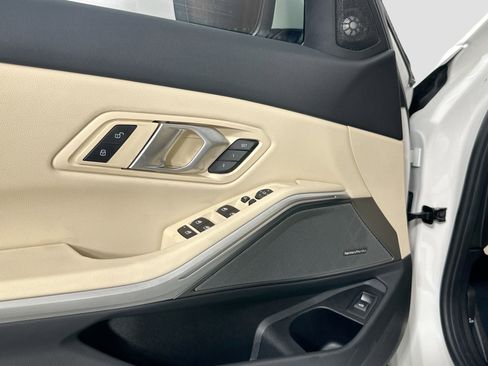 Certified 2025 BMW 330i xDrive Sedan w/ Convenience Package image 19