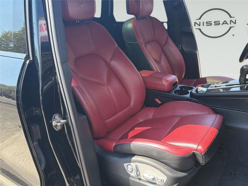 Used 2023 Porsche Macan Turbo AWD/4WD image 29