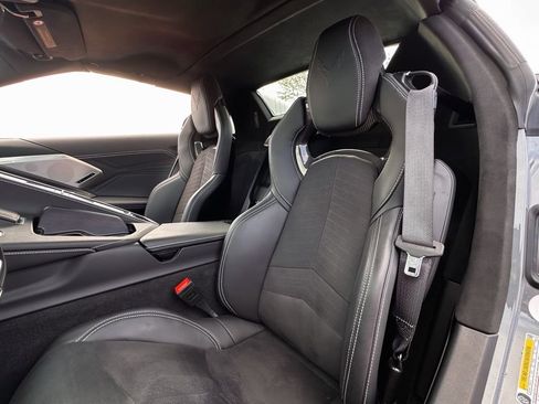 Used 2025 Chevrolet Corvette Z06 image 33